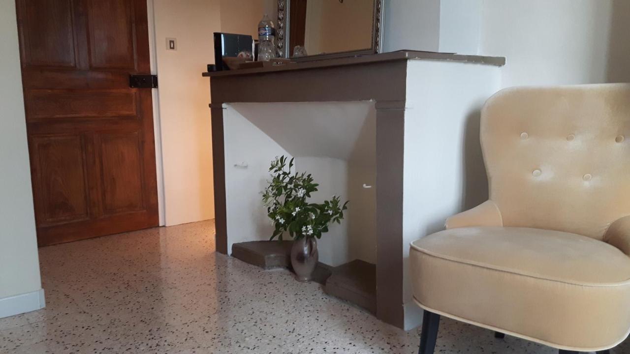 Chambres D'Hotes Des Gens Heureux Saint-Hippolyte-du-Fort Esterno foto